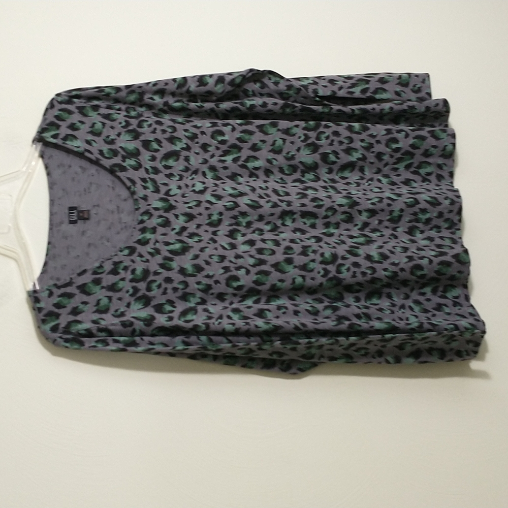 G.I.L.I. Gray leopard print long sleeve Jersey knit T-shirt sz 2X - Picture 4 of 10